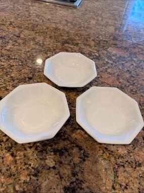 Johnson Bros. Heritage White set of 3 fruit dessert sauce bowls beaded octagonal